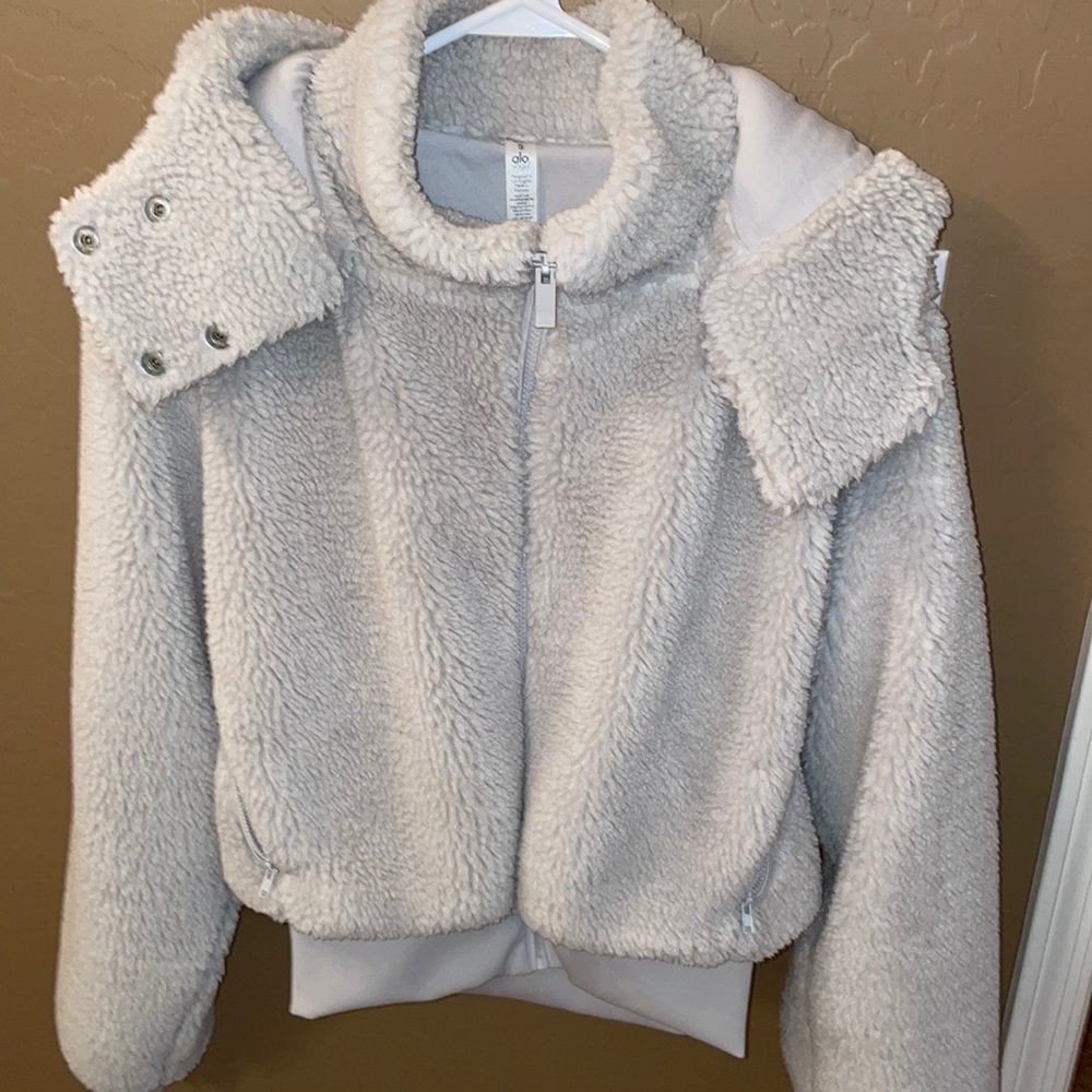 Alo yoga foxy Sherpa jacket in gray